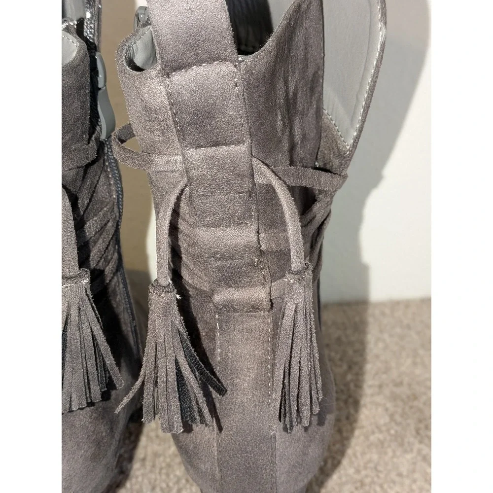 Journee Zuri Size 12 Gray Faux Suede Ankle Boots‎ Block Heel Tassel Accents NWOT